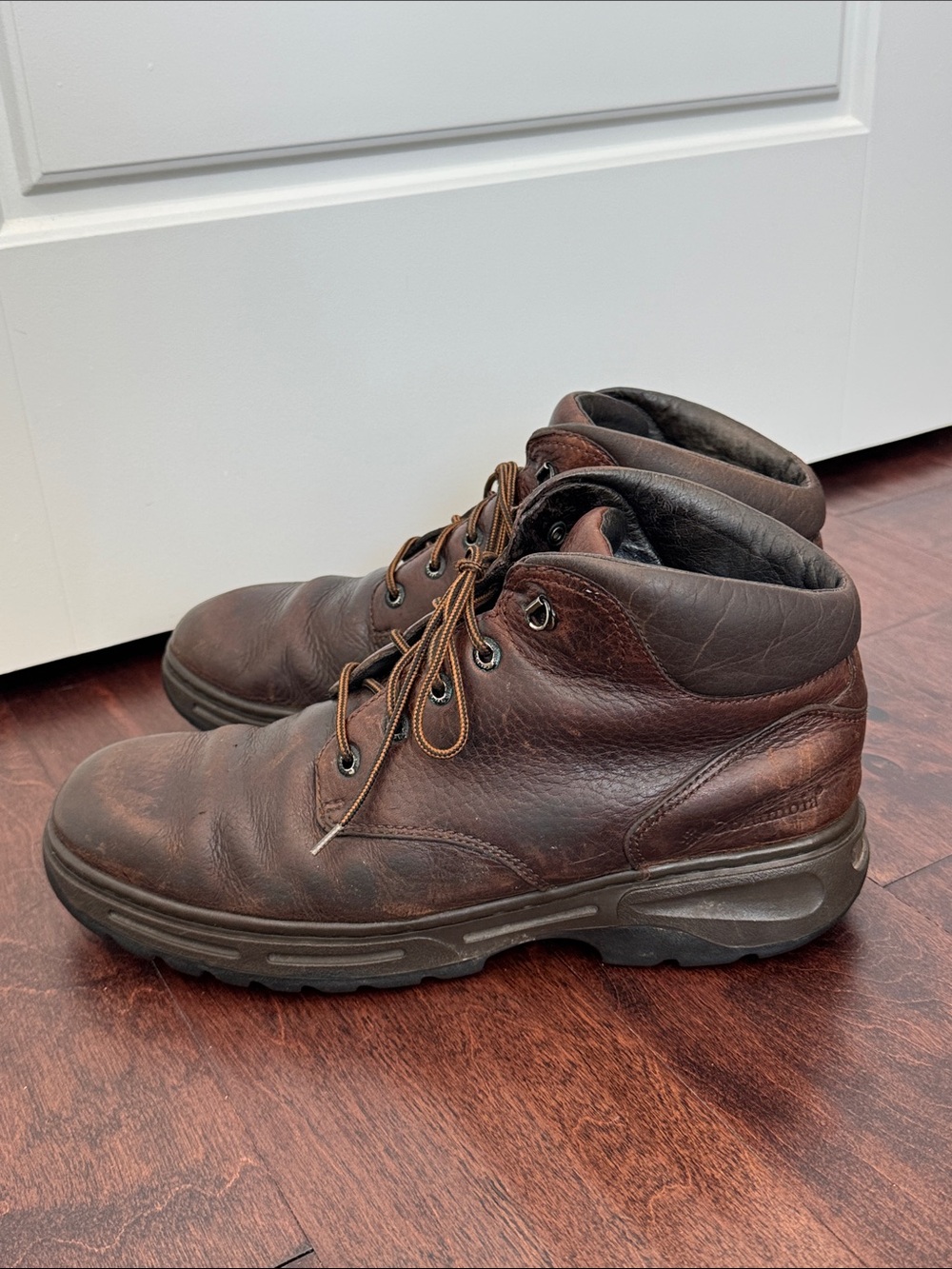 Columbia Men’s Brown Leather Boots Work Casual Style Rugged, size 11